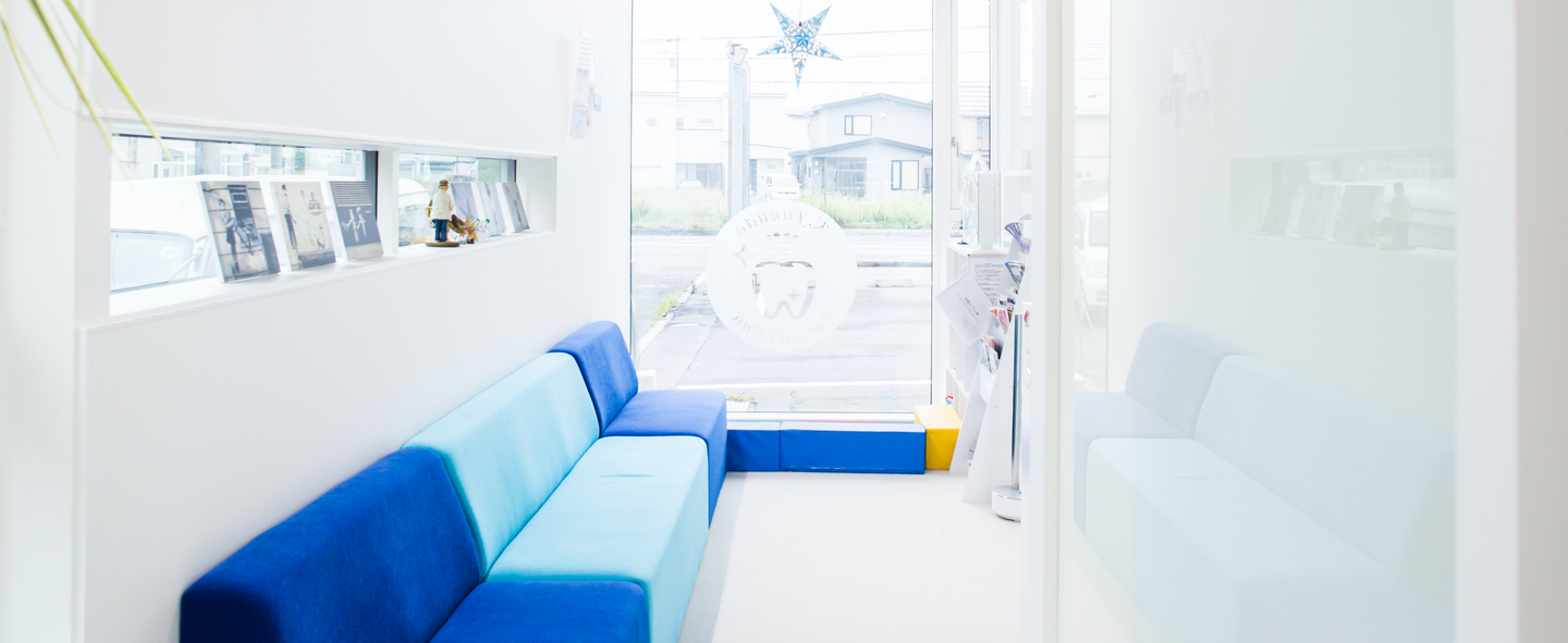 K.FUKUDA DENTAL CLINIC 待合室